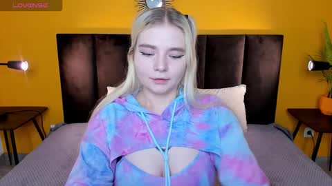 Snapshot of ruthbryant chatting on 12-02-25, 01:00 ruthbryant online show from 12-02-25, 01:00