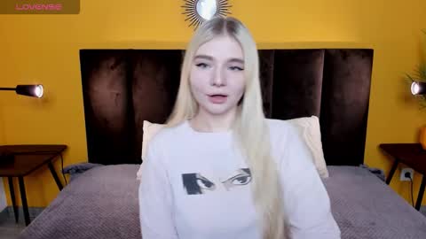 Snapshot of ruthbryant chatting on 12-05-25, 12:41 ruthbryant online show from 12-05-25, 12:41