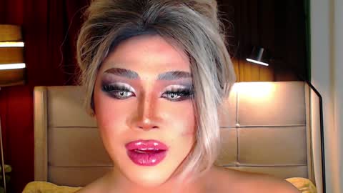 Snapshot of ruthlessmistressx chatting on 01-05-25, 03:32 Samantha online show from 01-05-25, 03:32