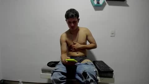 Snapshot of ryan15_ chatting on 03-10-26, 01:32 Ryan 15 online show from 03-10-26, 01:32