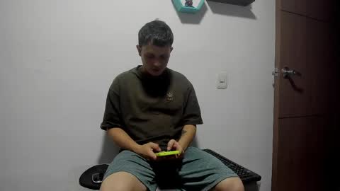 Snapshot of ryan15_ chatting on 04-09-26, 10:53 Ryan 15 online show from 04-09-26, 10:53