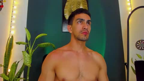 Snapshot of ryan_doyle chatting on 09-12-25, 02:44 Ryan independent model online show from 09-12-25, 02:44