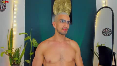 Snapshot of ryan_doyle chatting on 09-23-25, 12:57 Ryan independent model online show from 09-23-25, 12:57