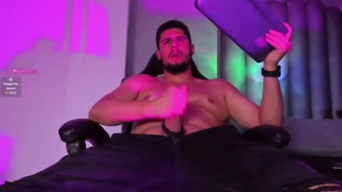 Snapshot of ryan_evanns chatting on 09-14-25, 04:00 R Y A N online show from 09-14-25, 04:00