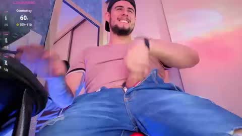 Snapshot of ryan_evanns chatting on 09-19-25, 02:40 R Y A N online show from 09-19-25, 02:40