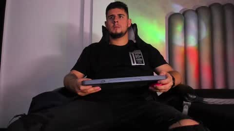 Snapshot of ryan_evanns chatting on 09-21-25, 04:58 R Y A N online show from 09-21-25, 04:58