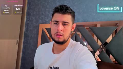 Snapshot of ryan_evanns chatting on 09-28-25, 04:12 R Y A N online show from 09-28-25, 04:12