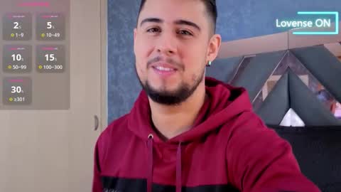 Snapshot of ryan_evanns chatting on 10-10-25, 12:59 R Y A N online show from 10-10-25, 12:59