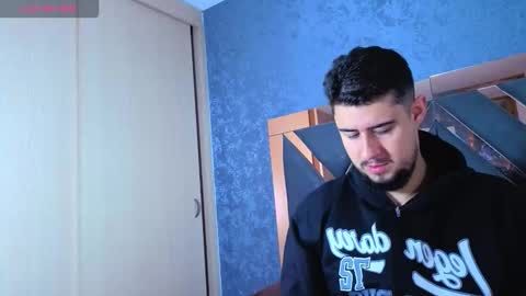 Snapshot of ryan_evanns chatting on 11-11-25, 11:10 R Y A N online show from 11-11-25, 11:10