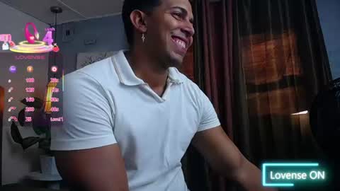 Snapshot of ryan_nesson chatting on 07-11-26, 07:27 Ryan online show from 07-11-26, 07:27