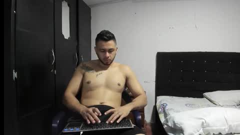 ryan_xc1 online show from 11-05-25, 02:22