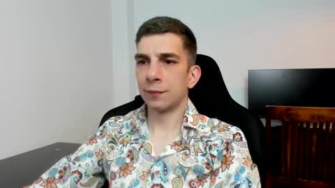 Snapshot of ryandusk chatting on 04-25-26, 07:55 Andrew C. online show from 04-25-26, 07:55