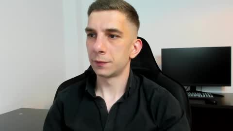 Snapshot of ryandusk chatting on 05-15-26, 08:27 Andrew C. online show from 05-15-26, 08:27