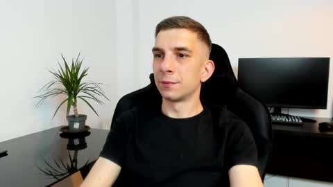 Snapshot of ryandusk chatting on 05-16-26, 09:13 Andrew C. online show from 05-16-26, 09:13