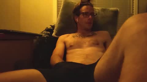 Snapshot of ryanfc85 chatting on 01-28-25, 04:18 RFC666 online show from 01-28-25, 04:18