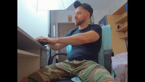 Ryanstone  online show from 11-05-25, 06:13