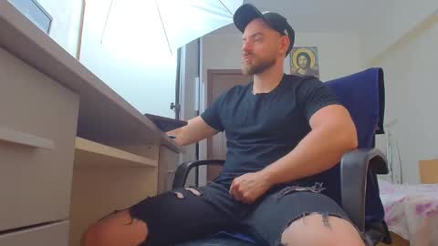 Snapshot of ryanstone_ chatting on 05-21-26, 03:57 Ryanstone online show from 05-21-26, 03:57