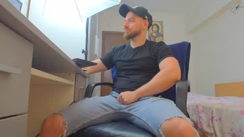 Snapshot of ryanstone_ chatting on 06-20-26, 06:38 Ryanstone online show from 06-20-26, 06:38