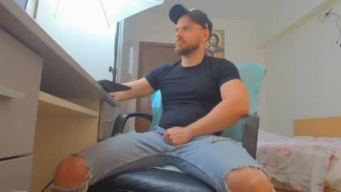 Snapshot of ryanstone_ chatting on 07-09-26, 06:06 Ryanstone online show from 07-09-26, 06:06