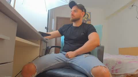 Snapshot of ryanstone_ chatting on 07-10-26, 06:17 Ryanstone online show from 07-10-26, 06:17
