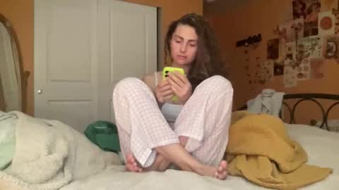 Snapshot of rylanxoxo chatting on 11-13-25, 04:00 rylanxoxo online show from 11-13-25, 04:00