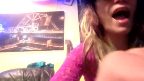 ryliemackenzie93 online show from 03-25-26, 10:54