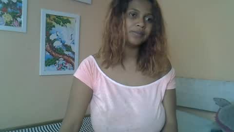 Snapshot of rywanna chatting on 07-09-26, 06:28 rywanna online show from 07-09-26, 06:28