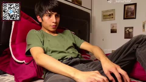 Snapshot of s_a_t_u_r_n chatting on 12-24-24, 04:33 ST online show from 12-24-24, 04:33