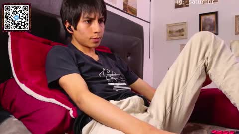 Snapshot of s_a_t_u_r_n chatting on 03-10-25, 11:06 ST online show from 03-10-25, 11:06