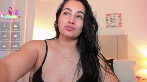 Snapshot of s_crosby chatting on 09-19-25, 02:46 Zara online show from 09-19-25, 02:46