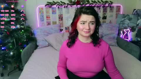 Snapshot of s_katekisa_ss chatting on 12-24-24, 09:55 Kate online show from 12-24-24, 09:55