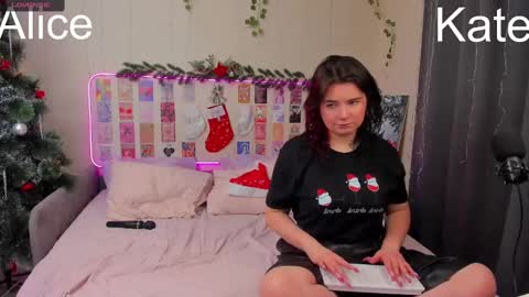 Snapshot of s_katekisa_ss chatting on 12-31-24, 01:26 Kate online show from 12-31-24, 01:26