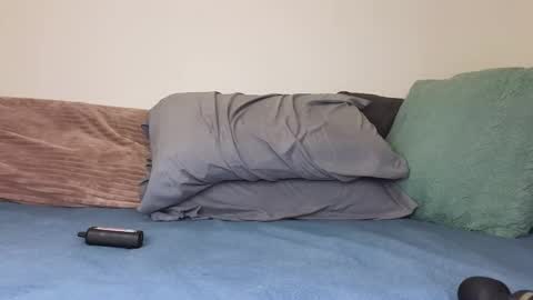 Leanne online show from 11-17-25, 02:06