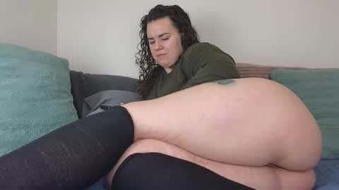 Leanne online show from 12-23-25, 06:11