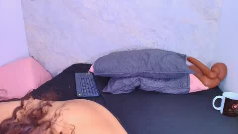 Snapshot of s_sofia_ chatting on 03-07-25, 08:00 s_sofia_ online show from 03-07-25, 08:00