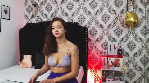 Snapshot of saara_brown chatting on 01-16-25, 12:20 Saara Brown online show from 01-16-25, 12:20