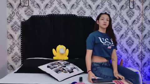 Snapshot of saara_brown chatting on 09-24-25, 11:46 Saara Brown online show from 09-24-25, 11:46