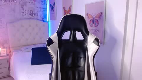 1 online show from 12-22-25, 12:13