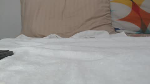 saaramiller     online show from 01-07-25, 05:01