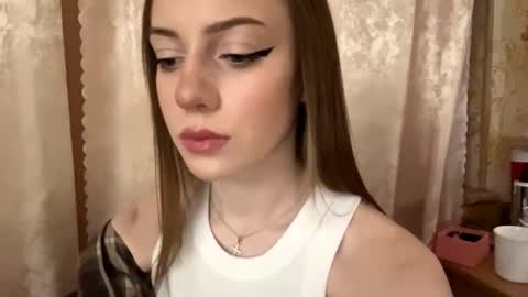 Mika online show from 11-30-25, 07:51