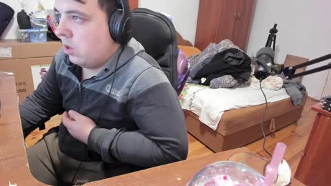 1141323  my Lord Mister Max   moms treasure online show from 12-17-24, 05:58