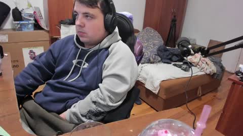 1141323  my Lord Mister Max   moms treasure online show from 12-23-24, 01:40