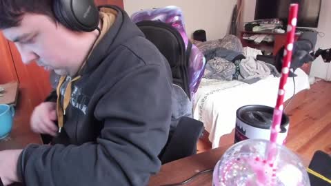 1141323  my Lord Mister Max   moms treasure online show from 01-09-25, 11:47