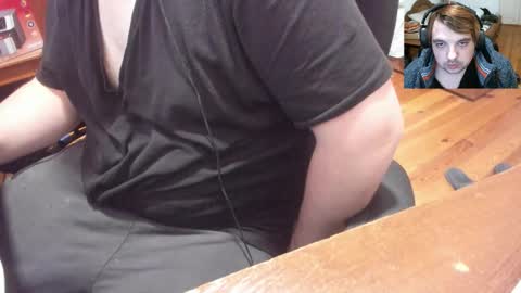 1141323  my Lord Mister Max   moms treasure online show from 10-22-25, 08:25