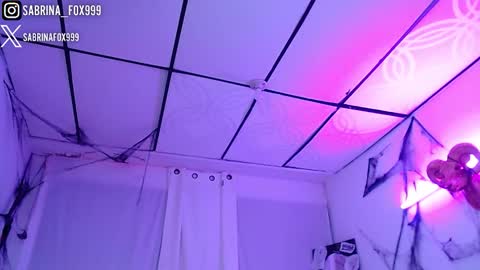 Snapshot of sabriina_fox999 chatting on 12-18-25, 01:00 sabrina fox online show from 12-18-25, 01:00