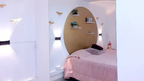 Sabrinaaa  online show from 12-04-25, 07:33