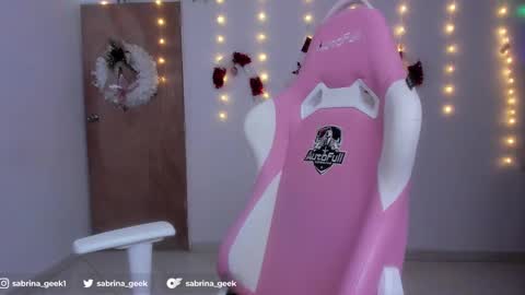 Snapshot of sabrina_geek chatting on 12-12-24, 06:42 sabrina_geek online show from 12-12-24, 06:42