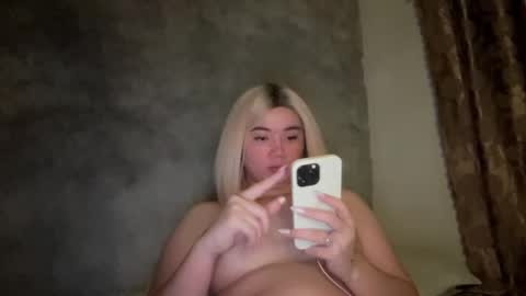 Snapshot of sabrina_miller4 chatting on 12-04-24, 01:36 Sabrina Miller not into cheap online show from 12-04-24, 01:36