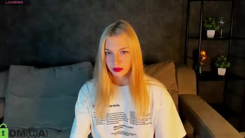 sabrina_moun online show from 10-18-25, 09:21