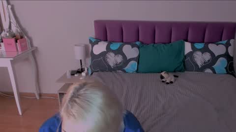 Sabrina MacMarren online show from 01-24-25, 05:32